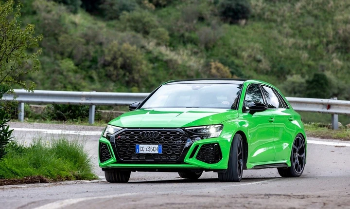 Audi RS3 Sportback e A3 Sportback TFSI e: primo contatto sulle strade della Targa Florio