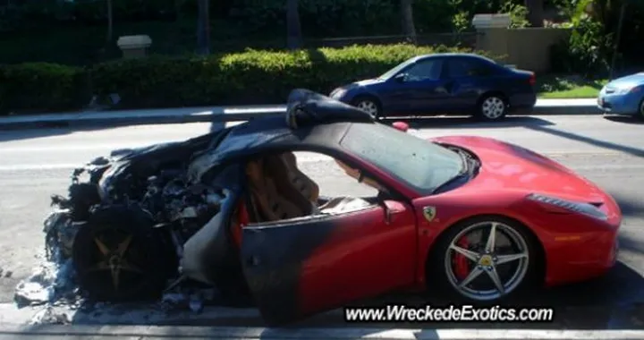 Ferrari 458 Italia: prende fuoco la terza; stavolta in California