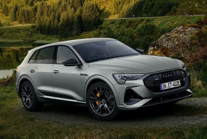 Audi e-tron S line Black Edition: ancora più stile e sportività
