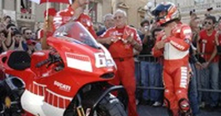 Bagno di folla a Catania per vedere Capirossi