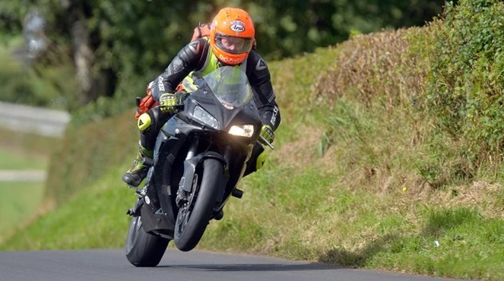 John Hinds, il dottore volante, è morto in un incidente alla Skerries 100