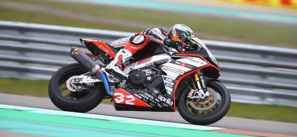 STK1000, Donington: Savadori subito davanti nel Day-1
