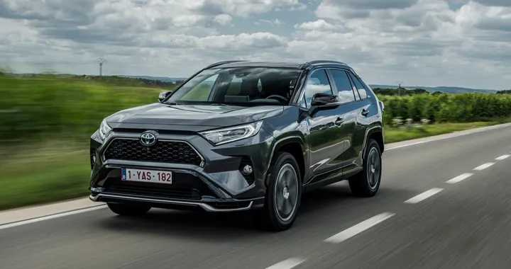 Toyota Rav4 Plug-in 2021: allestimenti, prezzi, autonomia