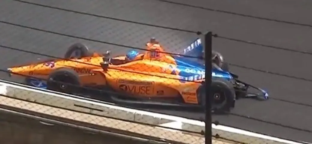 500 miglia Indianapolis 2019: Fernando Alonso va a sbattere [Video]