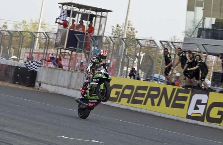 SBK Thailandia gara-1, ancora Rea davanti a tutti