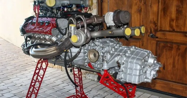 In vendita motore e trasmissione di una Ferrari F40