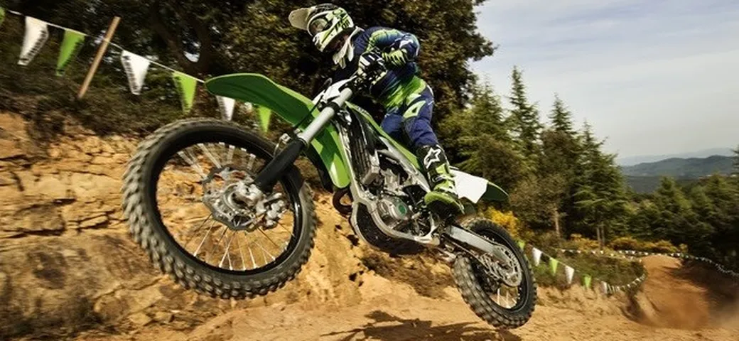 Kawasaki KX450F 2016: foto, video e dettagli