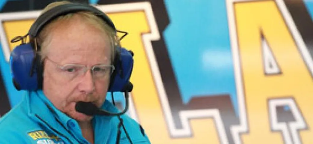 MotoGP: Stuart Shenton lascia la Suzuki dopo 19 anni. Hamamatsu con un solo pilota in pista nel 2011