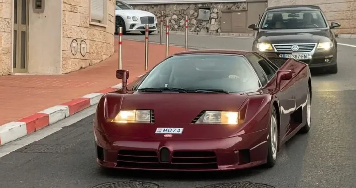 Fernando Alonso sceglie un'icona degli anni '90: avvistato con una Bugatti EB110