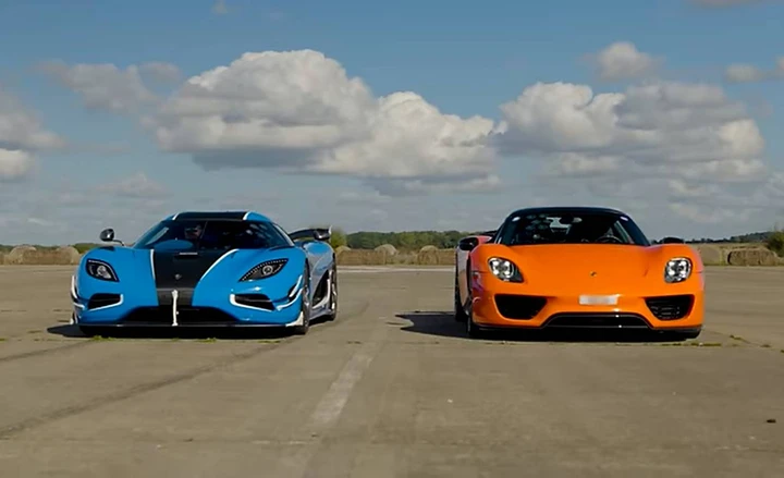 Koenigsegg Agera RST vs Porsche 918 Spyder: il video della drag race