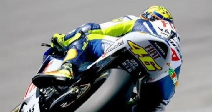MotoGP: Sachsenring di fuoco, vince Rossi