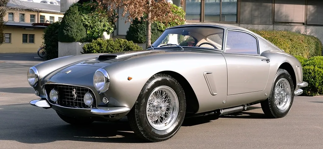Ferrari 250 GT SWB: un esemplare torna all'antico splendore [Video]