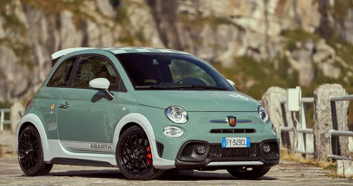 Nuova Abarth 695 70° Anniversario: tiratura limitata a 1949 esemplari