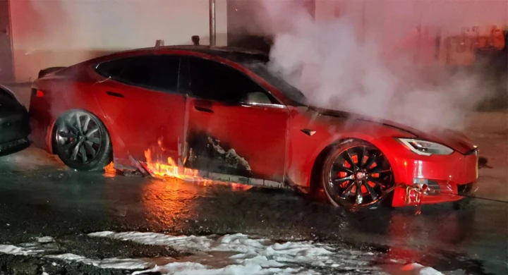 Tesla Model S P100D distrutta da un incendio in Georgia