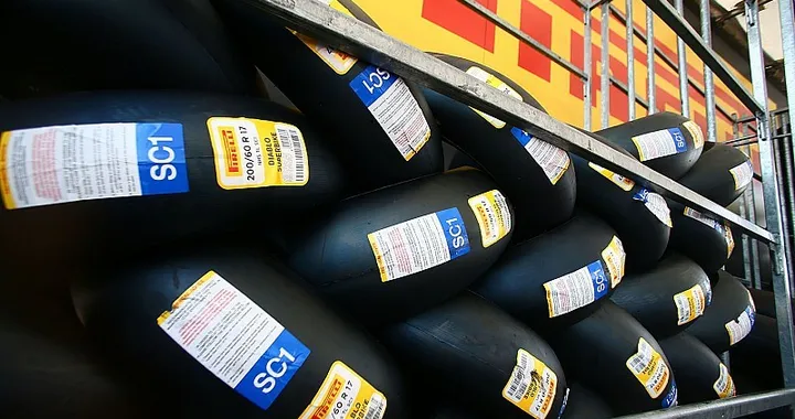 WSBK: Pirelli, debuttano le slick anche in Supersport 300 e 600