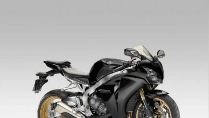 Novità Honda 2010: piccoli ritocchi e nuovo colore per il CBR1000RR Fireblade