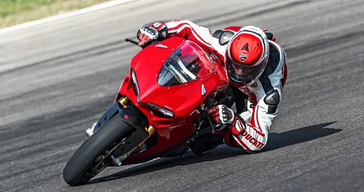 Ducati 1299 Panigale da Record al Mugello (1’55”3)