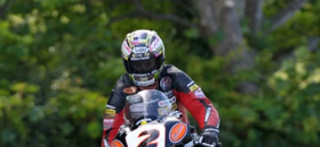 Honda trionfa al Tourist Trophy 50 anni dopo