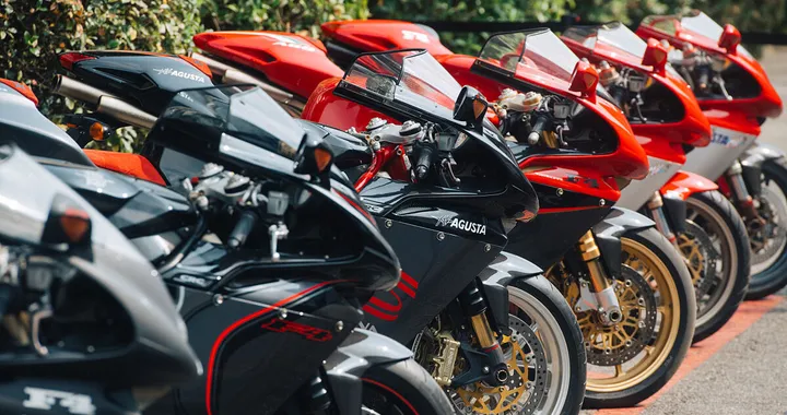 MV Agusta celebra 80 anni con un Open Day da record