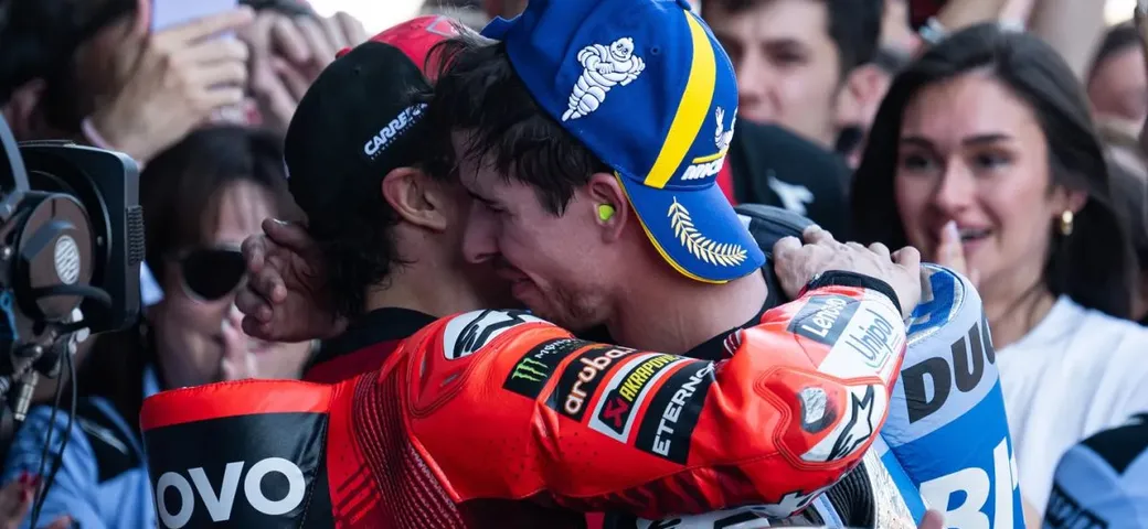 Marc e Álex Márquez, fratelli e rivali: il legame che ridefinisce la MotoGP
