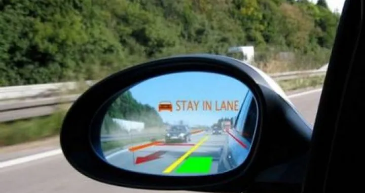 Light Blue Optics: dall'Inghilerra uno specchietto intelligente con proiezione olografica