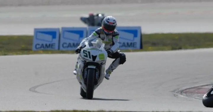Foto del giorno: Michele Pirro nella sabbia