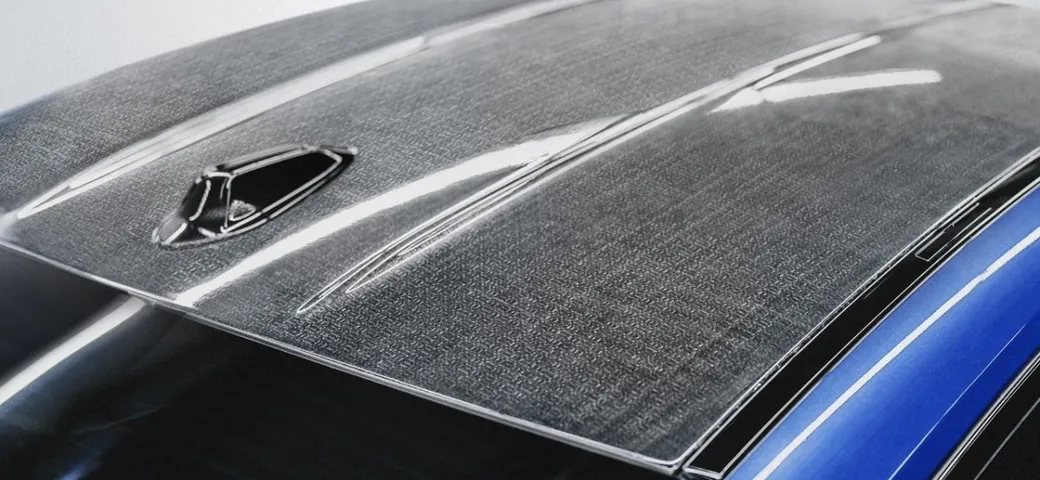 BMW rivoluziona il settore usando la fibra di lino al posto del carbonio
