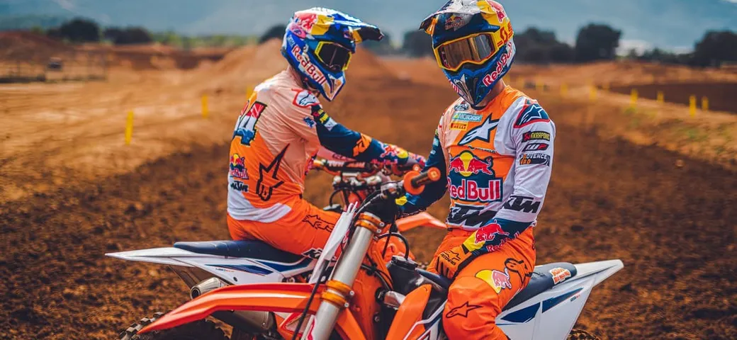 KTM SX 2022, svelata la nuova gamma cross: caratteristiche, prezzi e disponibilità