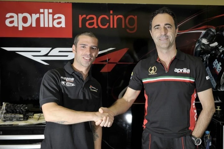 Melandri ufficializza il passaggio in Aprilia: 