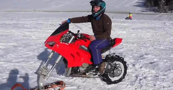 Matt Spears trasforma una Ducati Panigale V4 in motoslitta