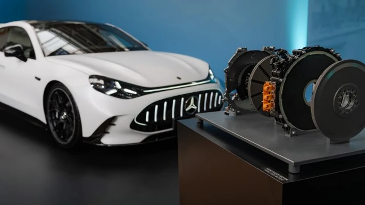 Mercedes porta in produzione il motore a flusso assiale: svolta per le auto elettriche
