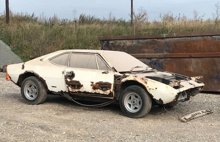 Quanto paghereste una Ferrari arrugginita e senza motore?