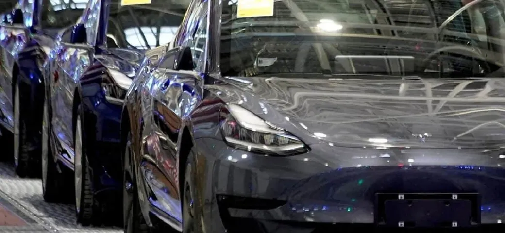 Tesla in difficoltà in Cina nonostante gli sconti: calo del 13% nelle consegne