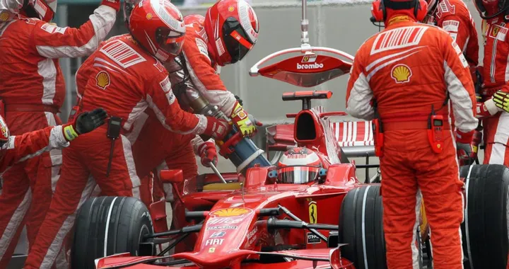 Formula 1, V8 e rifornimenti: la FIA apre al ritorno dei pit stop con benzina