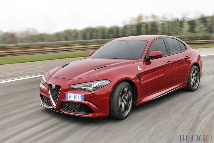 Alfa Romeo Giulia: l'efficienza e il piacere di guida [Video]