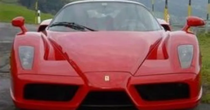 All'asta Ferrari Enzo comprensiva di proprietaria...