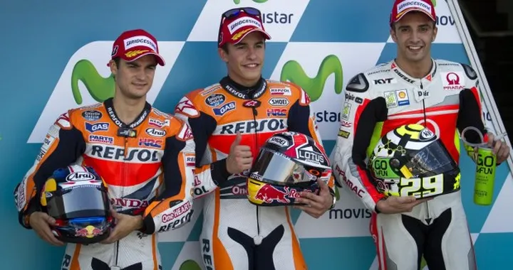 MotoGP Aragon 2014: Marquez pole record su Pedrosa e Iannone, Rossi 6°, Dovizioso 9° [FOTO]