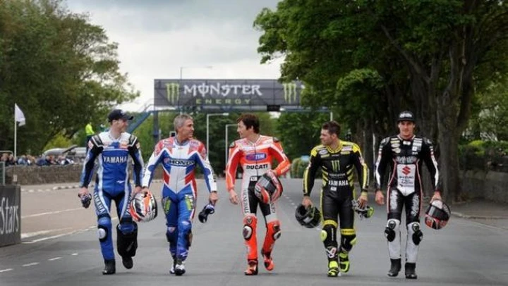 Tourist Trophy: gare rimandate di un giorno per maltempo, si corre oggi