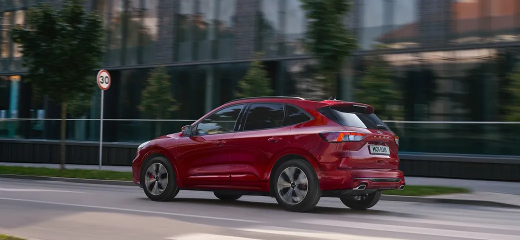 Ford Kuga Plug-in Hybrid: prezzo e caratteristiche