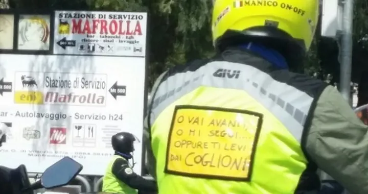 Foto del Giorno: "O vai avanti, o mi segui, oppure ti levi dai..."