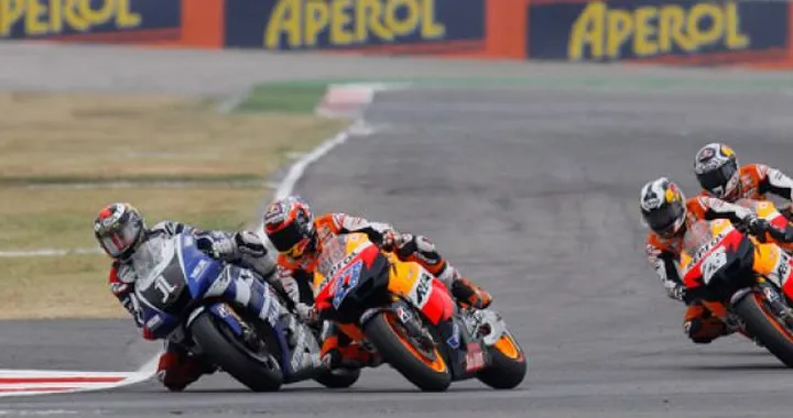 MotoGP: Stoner e Lorenzo si sfidano ad Aragon. Pedrosa, Dovi e Sic arbitri?