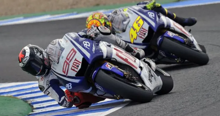 MotoGP Le Mans, Rossi "spalla più o meno a posto". Lorenzo: "non sono io il favorito per il titolo"