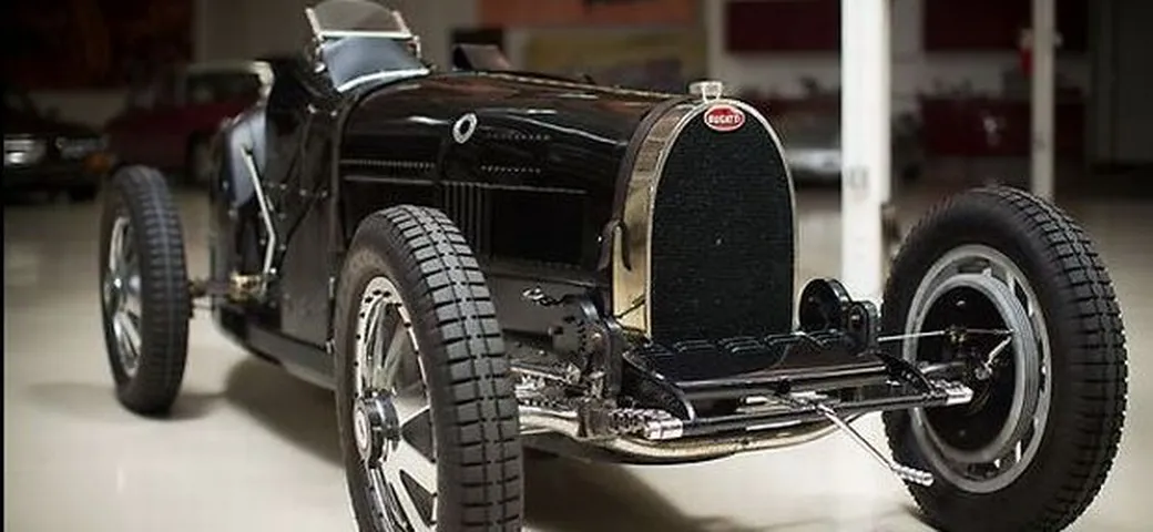 Pur Sang è un'azienda argentina che realizza copie della Bugatti Type 35