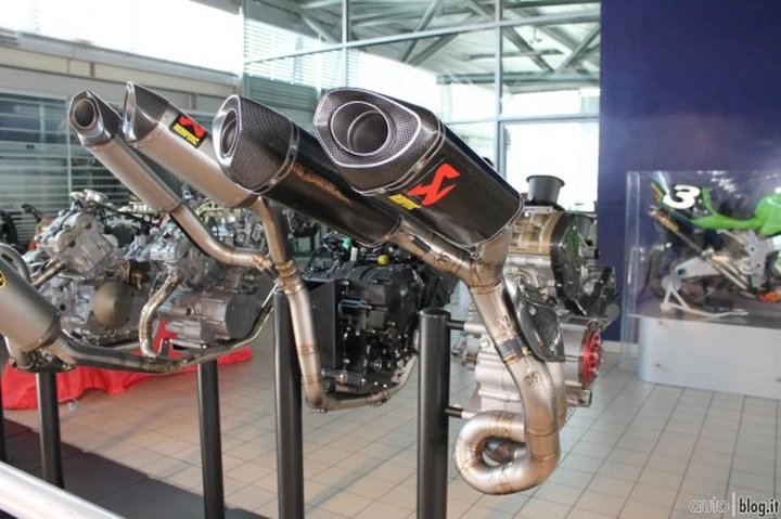 Akrapovic auto, come nasce uno scarico