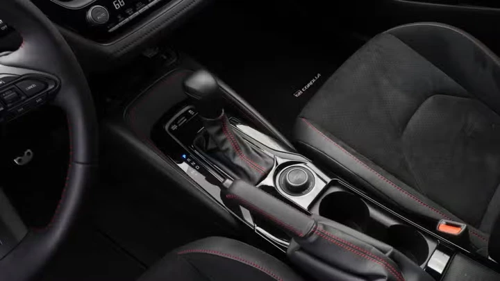 Toyota reinventa il cambio automatico: ora ascolta davvero il pilota