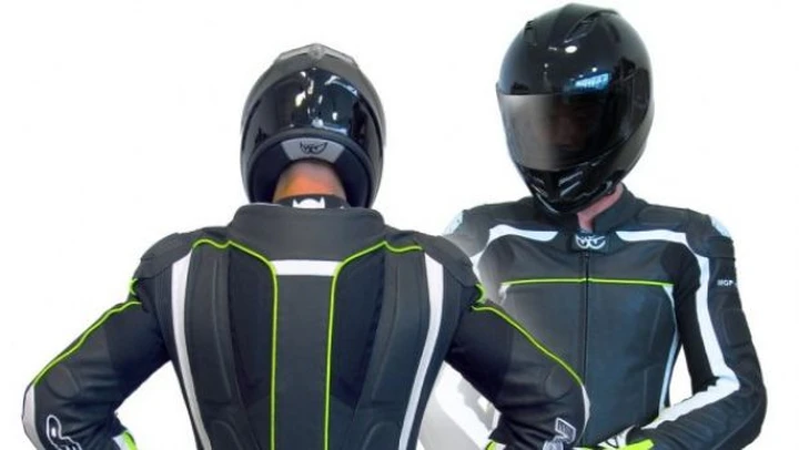 Nasce MPG Racing: tuta in pelle Giga Pro e guanti Fotonik