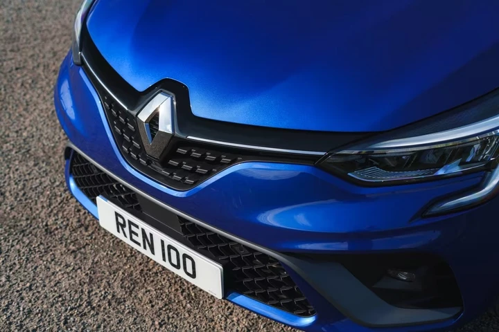 Renault richiama oltre 155.000 auto: la causa del problema