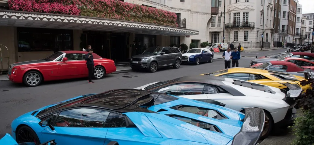 Londra, dice stop alle supercar irregolari: sequestrate 72 auto di lusso