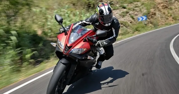 Yamaha YZF-R125 2014: la supersportiva della III A. Prova e caratteristiche