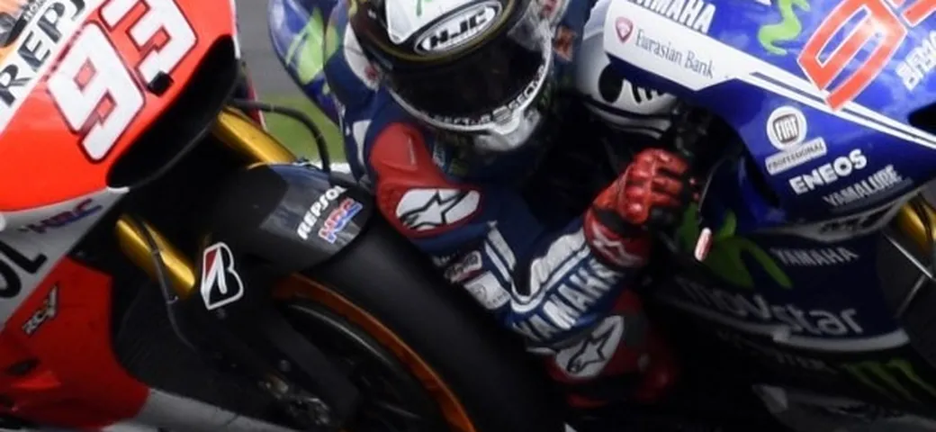Lorenzo duro su Marquez. Sorpasso oltre il limite?